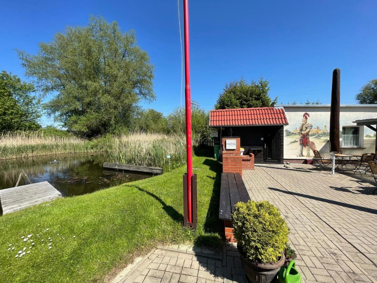 Schöner Ferienbungalow umgeben von Natur und nicht weit zur Ostsee Neubukow Exterior foto